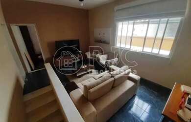 Imagem: A casa possui 5 Dormitórios, 2 Banheiros, 1 Vaga na garagem