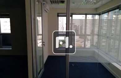 Imagem: O depósito possui 4 Vagas na garagem, 150m² de Área e está