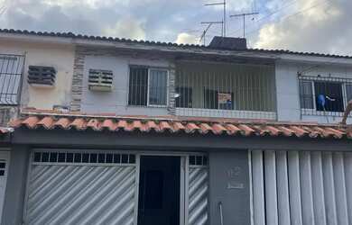 Imagem: A casa possui 2 Dormitórios, 1 Banheiro, 1 Vaga na garagem