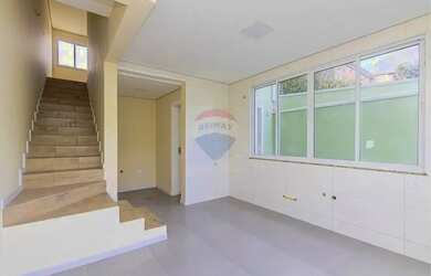 Imagem: ALUGUEL sobrado 3 quartos, 2 vagas, 2 banheiros, quintal - R$