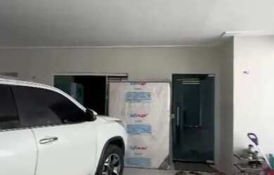 Imagem: A casa possui 3 Dormitórios, 2 Banheiros e está localizado