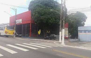 Imagem: O depósito possui 5 Vagas na garagem, 315m² de Área e está