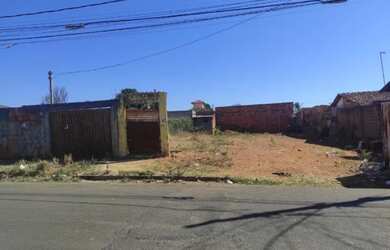 Imagem: O terreno possui 420m² de Área e está localizado em Centro