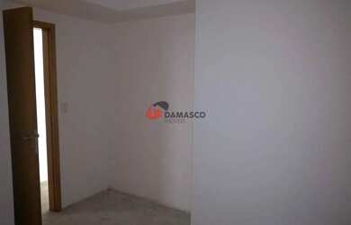 Imagem: O apartamento possui 2 Dormitórios, 1 Banheiro, 2 Vagas na