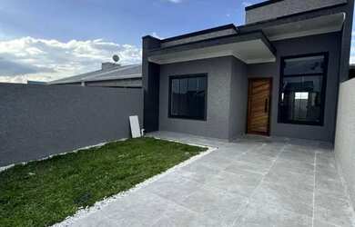 Imagem: A casa possui 3 Dormitórios, 1 Banheiro, 1 Vaga na garagem