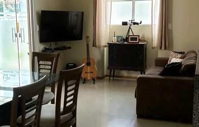 Imagem: A casa em condomínio possui 3 Dormitórios, 2 Banheiros, 2