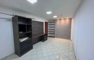 Imagem: O depósito à venda possui 1 Vaga na garagem e 56m² de Área