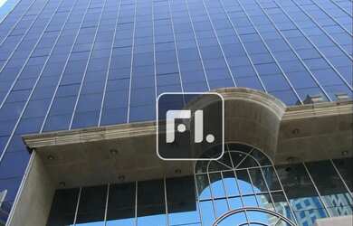 Imagem: O depósito possui 5 Vagas na garagem, 304m² de Área e está