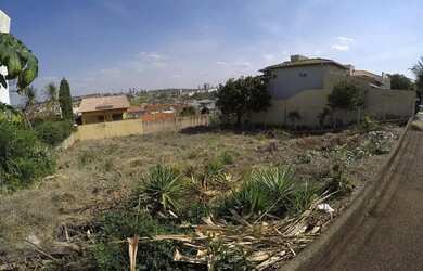 Imagem: O terreno possui 400m² de Área e está localizado em Ribeirânia