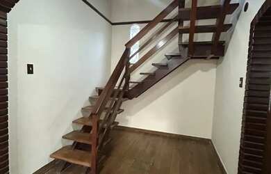 Imagem 9: Exclusiva Casa Triplex com Acabamento em Ipê, Rua Mario Hue, S/N, com entrada também pela