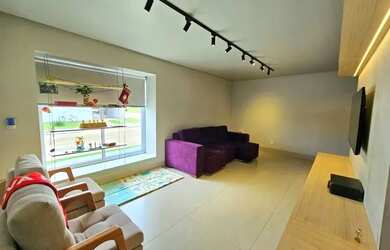 Imagem: A casa em condomínio possui 4 Dormitórios, 3 Banheiros, 2