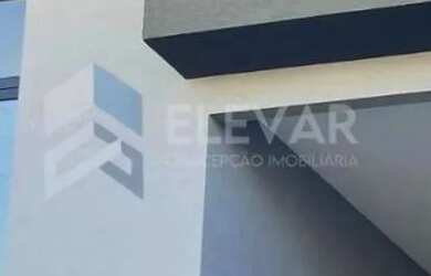 Imagem: A casa possui 3 Dormitórios, 2 Banheiros, 2 Vagas na garagem