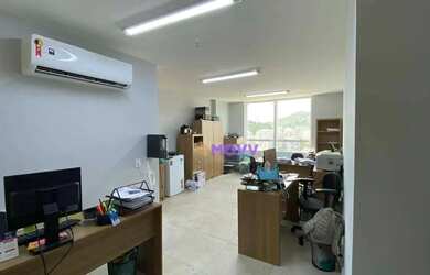 Imagem: O depósito possui 1 Vaga na garagem, 28m² de Área e está