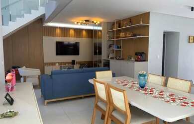 Imagem: O apartamento possui 4 Dormitórios, 3 Banheiros, 4 Vagas na