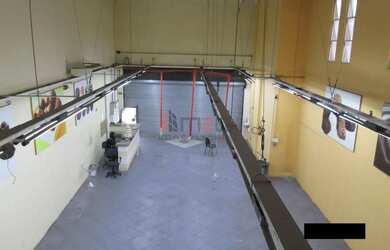 Imagem: O depósito possui 4 Vagas na garagem, 664m² de Área e está