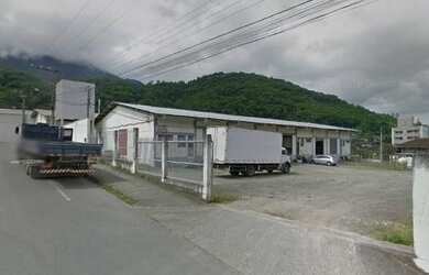 Imagem: O depósito possui 400m² de Área e está localizado em Ilha