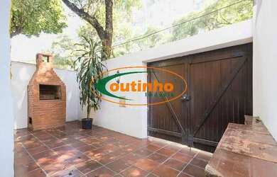 Imagem: A casa à venda possui 3 Dormitórios, 2 Banheiros, 1 Vaga na