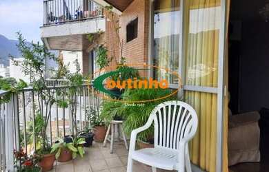 Imagem: O apartamento possui 3 Dormitórios, 4 Banheiros, 1 Vaga na