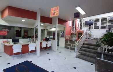 Imagem: O depósito possui 1 Vaga na garagem, 372m² de Área e está