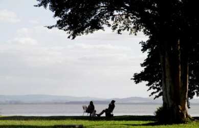 Imagem: A casa em condomínio possui 4 Dormitórios, 5 Banheiros, 3