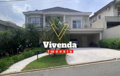 Imagem: A casa em condomínio possui 4 Dormitórios, 1 Banheiro, 3 Vagas