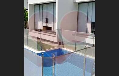 Imagem: A casa em condomínio possui 4 Dormitórios, 5 Banheiros, 4