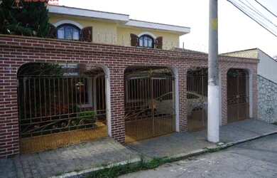 Imagem: A casa possui 3 Dormitórios, 3 Banheiros, 3 Vagas na garagem