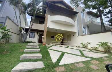 Imagem: A casa em condomínio possui 4 Dormitórios, 4 Banheiros, 4