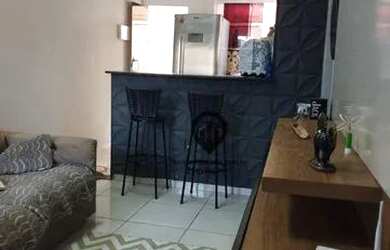 Imagem: A casa possui 2 Dormitórios, 2 Banheiros, 1 Vaga na garagem