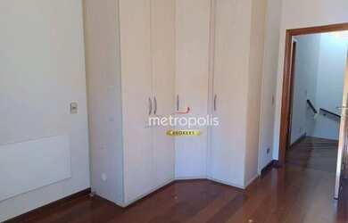 Imagem: A casa em condomínio possui 4 Dormitórios, 2 Banheiros, 4