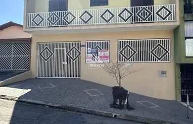 Imagem: A casa possui 3 Dormitórios, 3 Banheiros, 2 Vagas na garagem