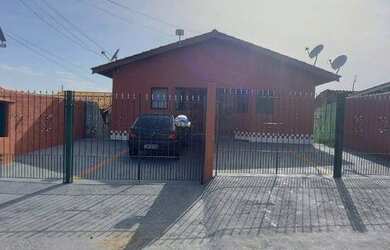 Imagem: A casa possui 2 Dormitórios, 1 Banheiro, 1 Vaga na garagem