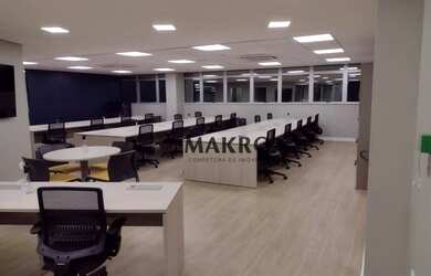 Imagem: O depósito possui 4 Vagas na garagem e 210m² de Área e está