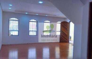 Imagem: A casa possui 3 Dormitórios, 3 Banheiros, 3 Vagas na garagem