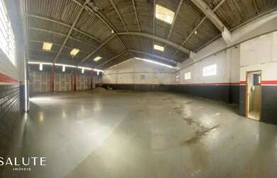 Imagem: O depósito possui 420m² de Área e está localizado em Nações