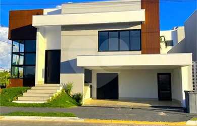 Imagem: A casa em condomínio possui 4 Dormitórios, 5 Banheiros, 2