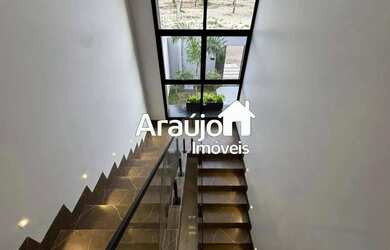 Imagem 11: Alto Padrão e Sofisticação na 507 Sul Sobrado em Frente à Praça com...