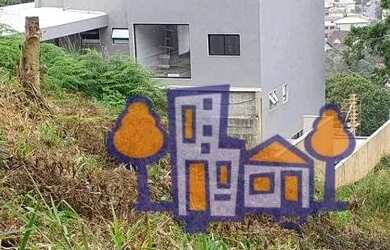 Imagem: O terreno possui 389m² de Área e está localizado em Cônego