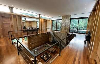 Imagem 3: Sobrado à venda e para locação com 5 suítes no Fazenda da Grama em...