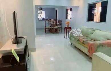 Imagem: A casa possui 3 Dormitórios, 3 Banheiros, 3 Vagas na garagem