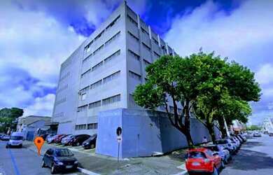 Imagem: O depósito possui 5 Vagas na garagem, 8.730m² de Área e