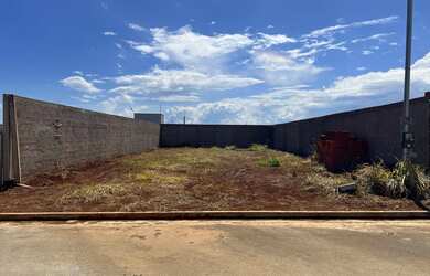 Imagem: O terreno possui 300m² de Área e está localizado em Vila