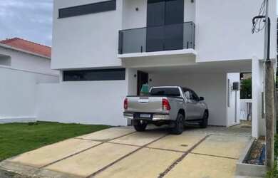 Imagem: A casa em condomínio possui 3 Dormitórios, 4 Banheiros, 4