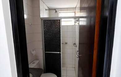 Imagem: O apartamento possui 2 Dormitórios, 1 Banheiro e 1 Vaga na