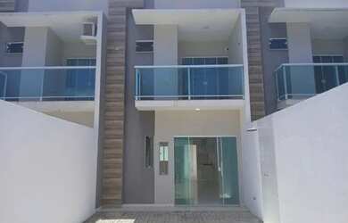 Imagem: A casa possui 3 Dormitórios, 3 Banheiros, 1 Vaga na garagem