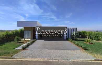 Imagem: A casa em condomínio possui 4 Dormitórios, 5 Banheiros, 4