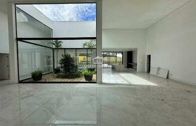 Imagem 3: Mansão 4 suítes, pé direito aprox. 6m no Aldeias do Lago