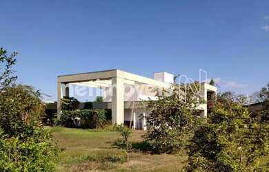 Imagem: A casa possui 5 Dormitórios, 5 Banheiros, 5 Vagas na garagem