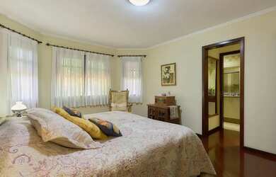 Imagem 13: MARAVILHOSA CASA À VENDA NO BAIRRO SANTA FELICIDADE COM TERRENO DE 2.827,00...