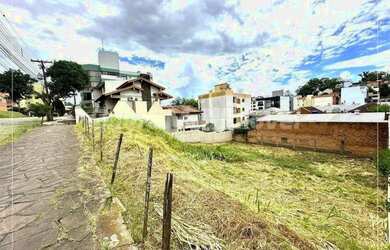 Imagem: O terreno possui 720m² de Área e está localizado em Medianeira